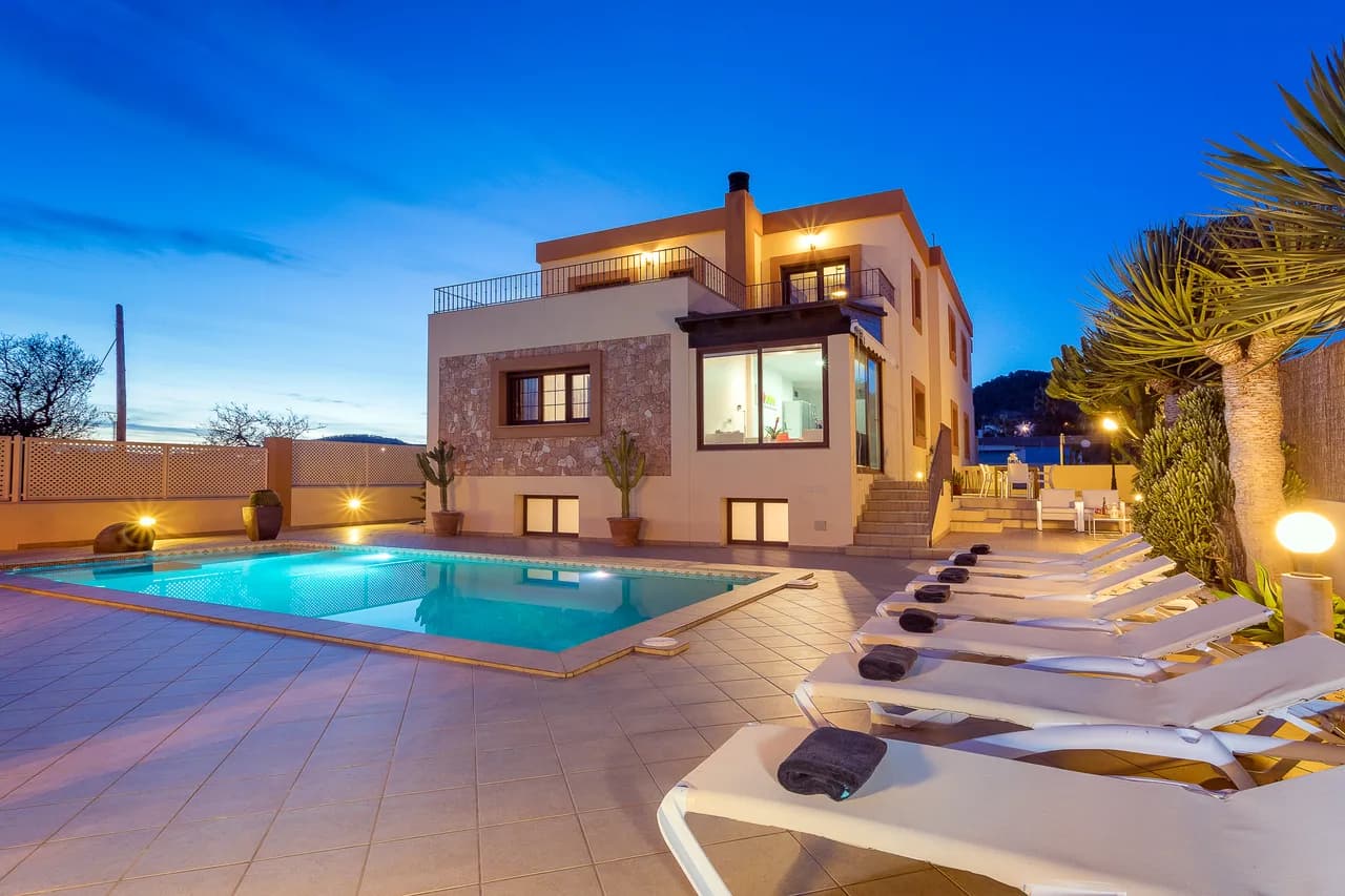 Spacious Seven Bedroom Villa in Ibiza, foto 4