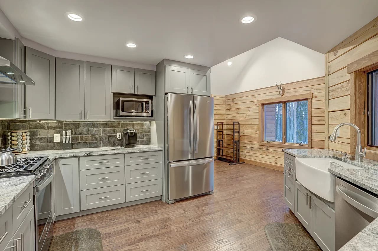 Elegant Retreat with Balcony in Breckenridge photo 4