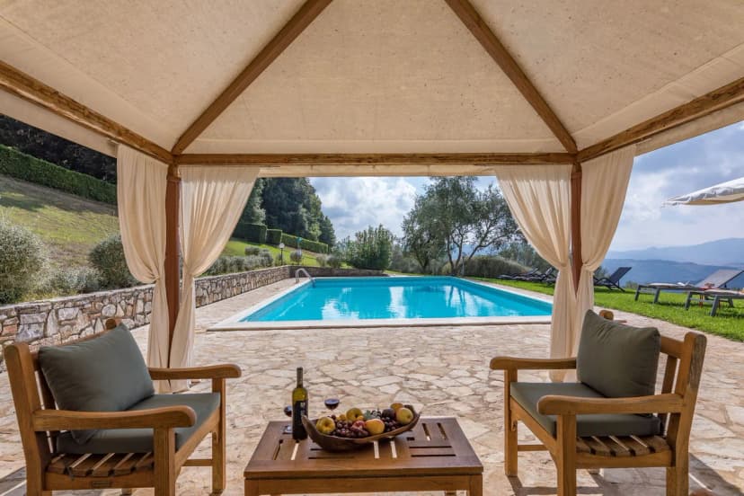 Charming Balcony Villa in Tuscany