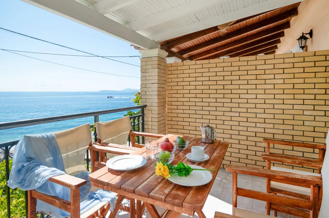 Beachfront One Bedroom Apartment in Katavolos