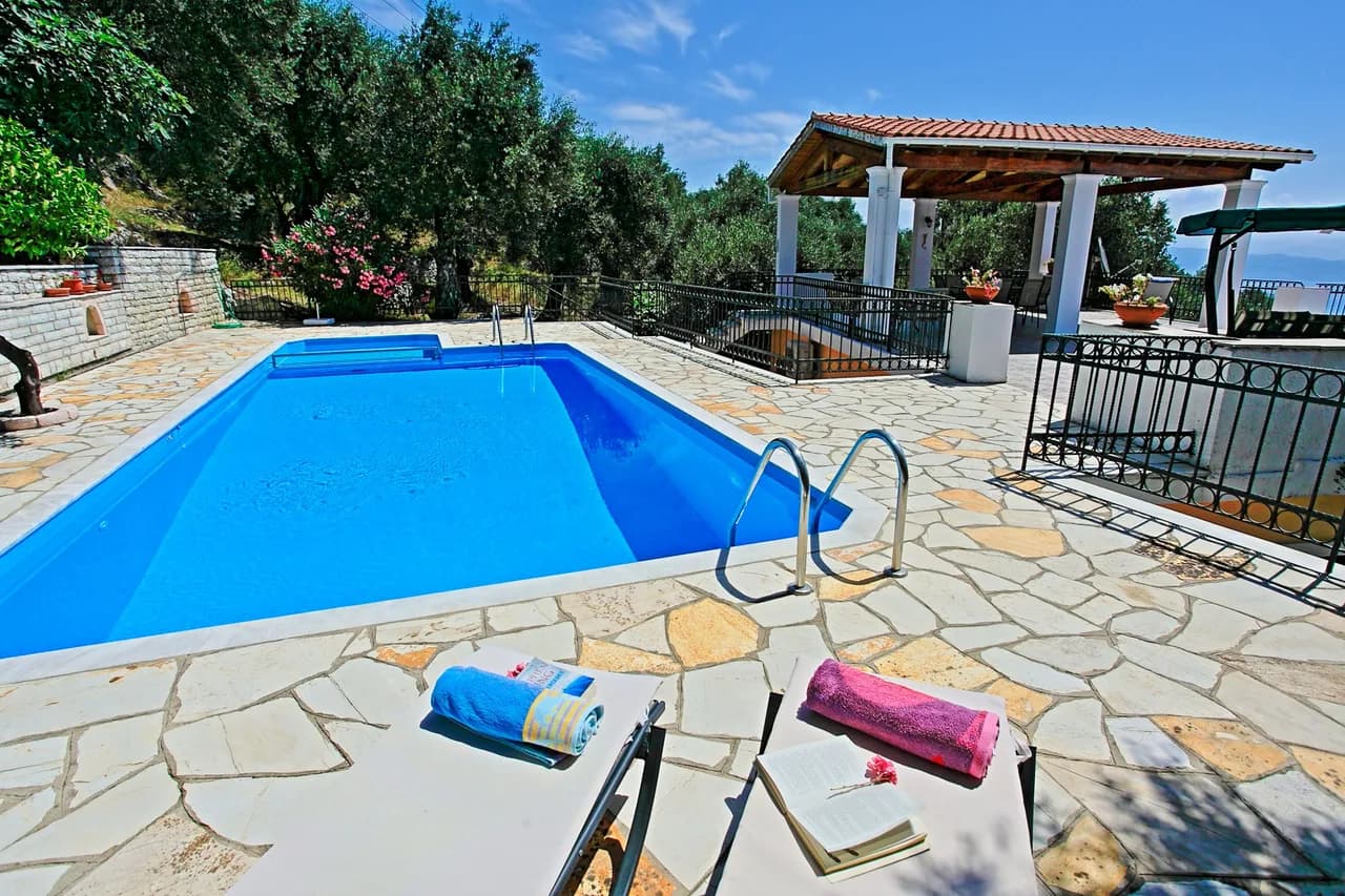 Elegant Balcony Villa in Katavolos, Corfu, Foto 3