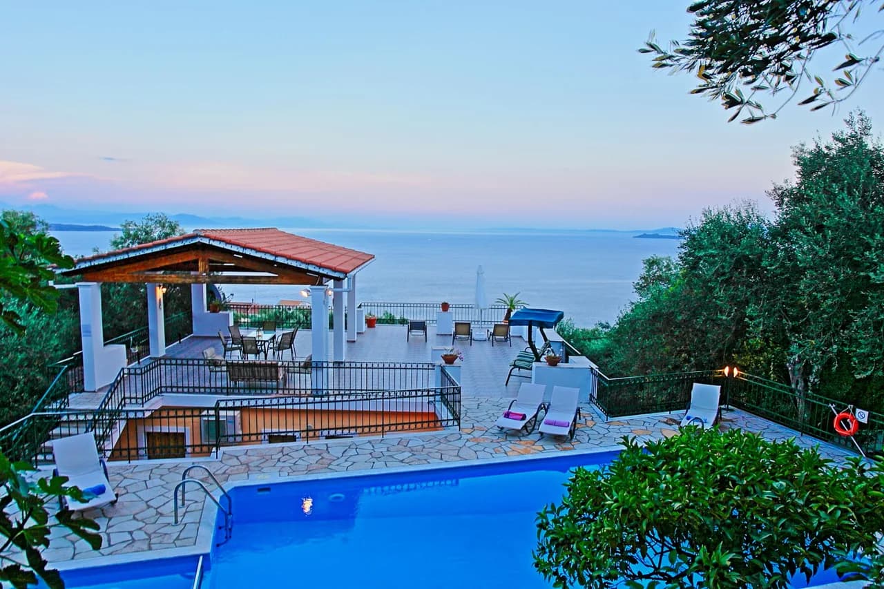 Elegant Balcony Villa in Katavolos, Corfu, Foto 4