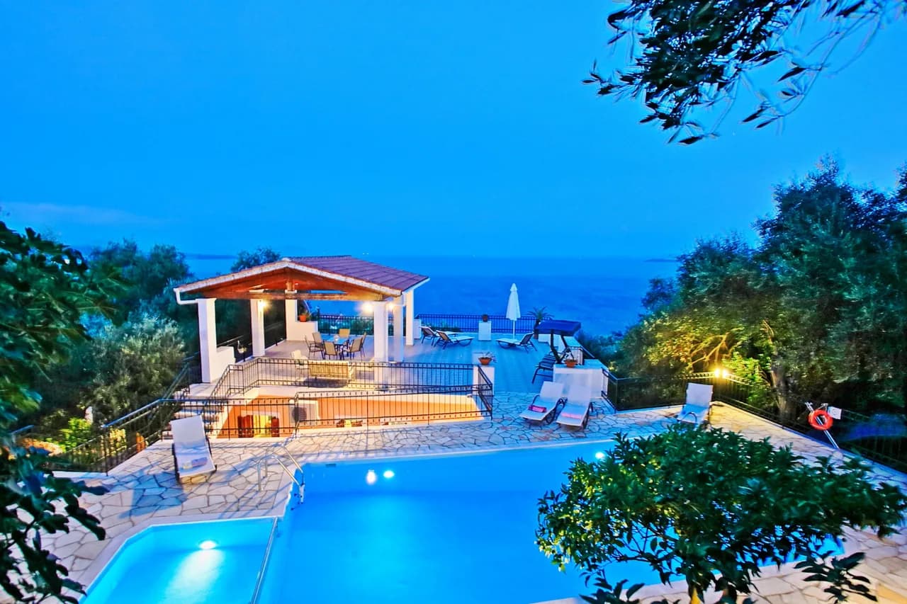 Elegant Balcony Villa in Katavolos, Corfu, Foto 5