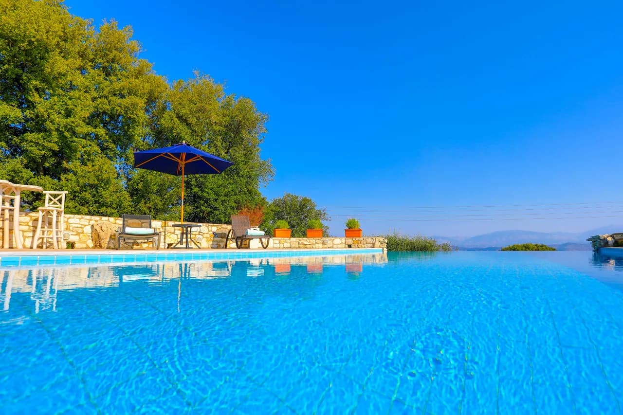 Charming Five-Bedroom Villa in Lithiasmenos, photo 2