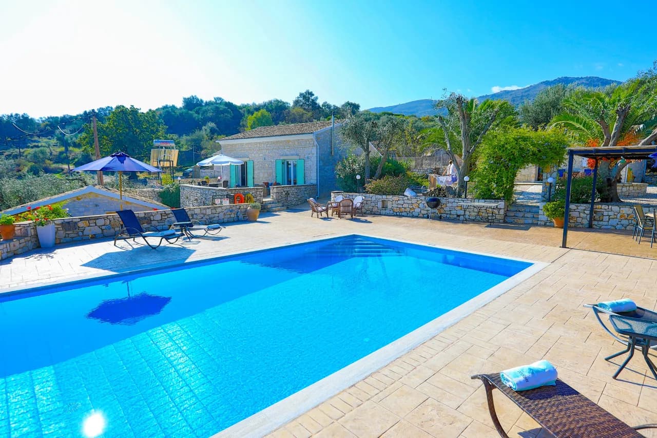 Charming Five-Bedroom Villa in Lithiasmenos, photo 3