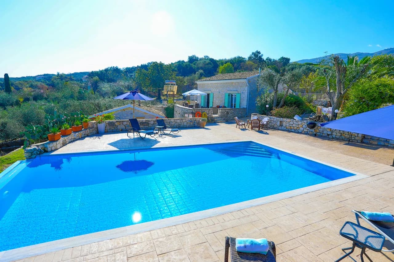 Charming Five-Bedroom Villa in Lithiasmenos, photo 4