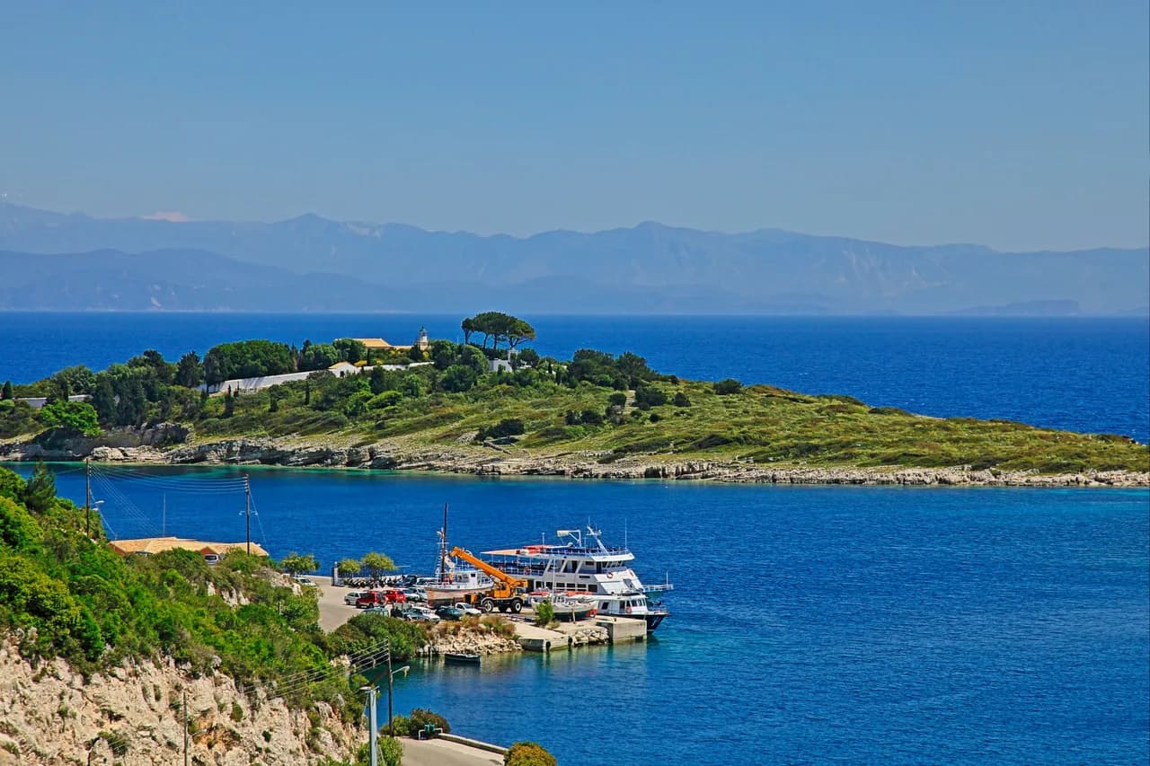Faros Tria photo 3