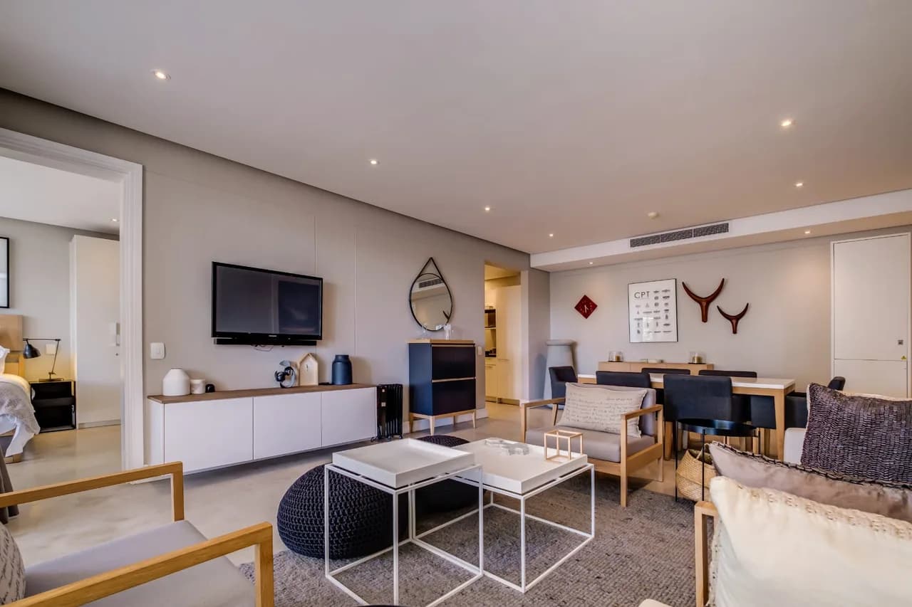 Waterfront Apartment with Canal Views in Cape Town, Foto 2