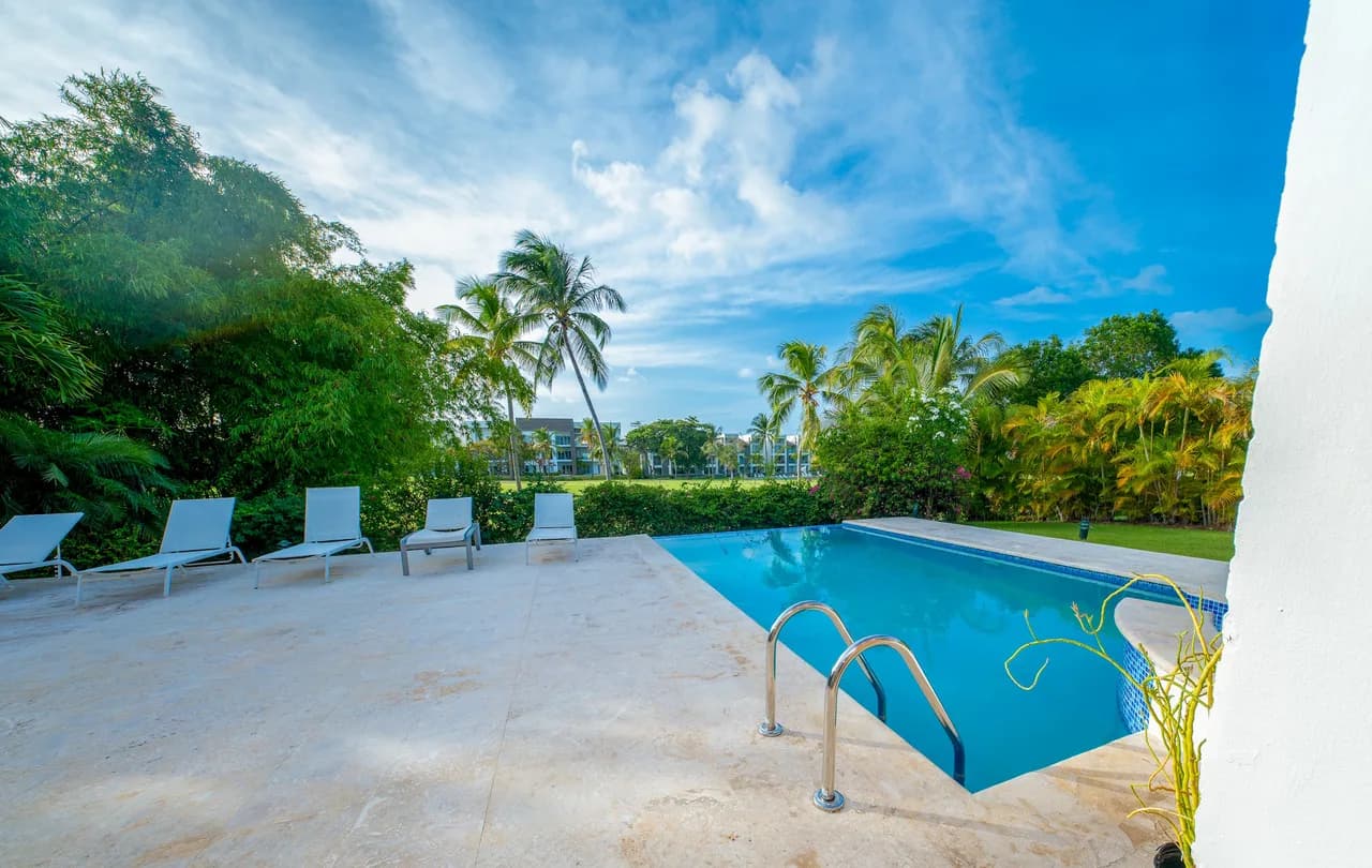 Spacious Poolside Villa in Punta Cana photo 2