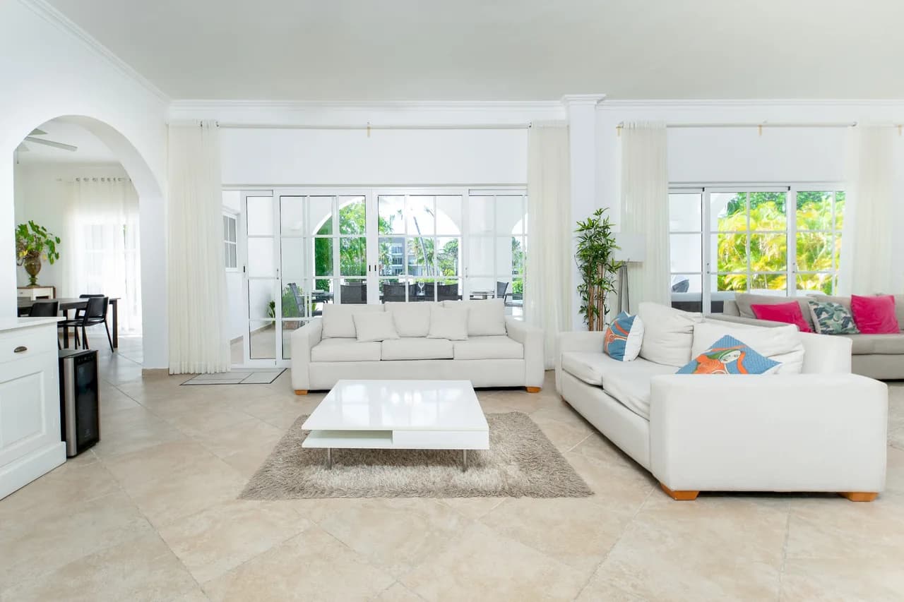 Spacious Poolside Villa in Punta Cana photo 4