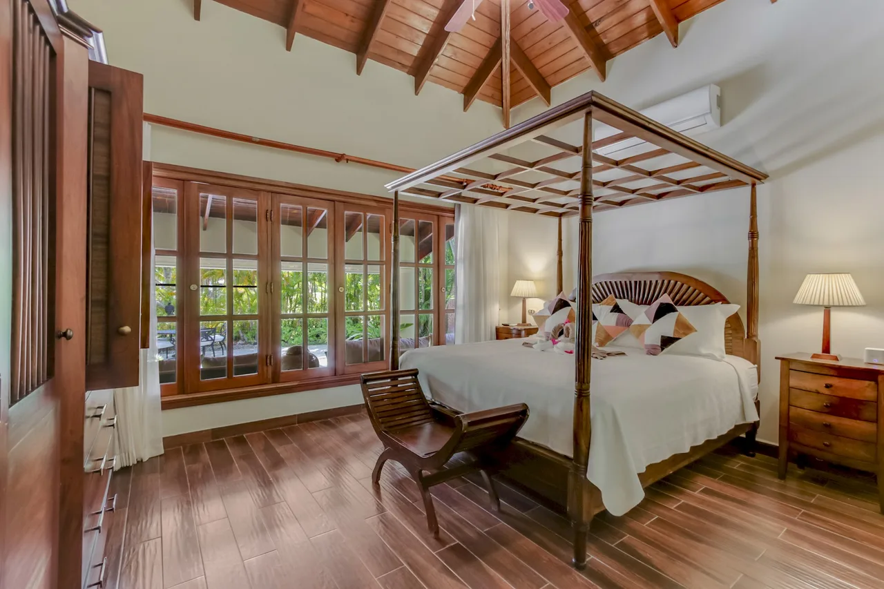 Elegant Poolside Villa in Punta Cana photo 2