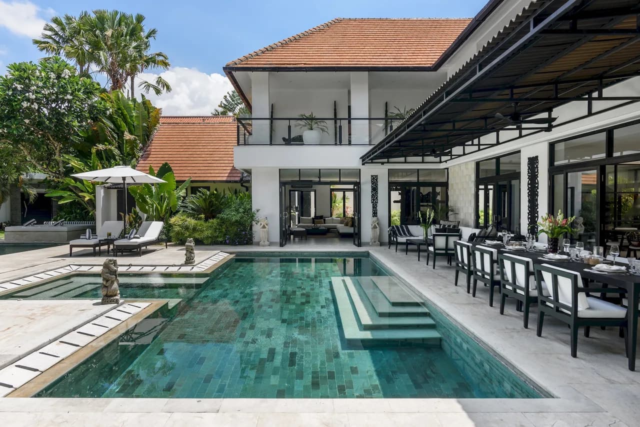 Spacious Nine Bedroom Villa in Kerobokan Kelod, photo 3