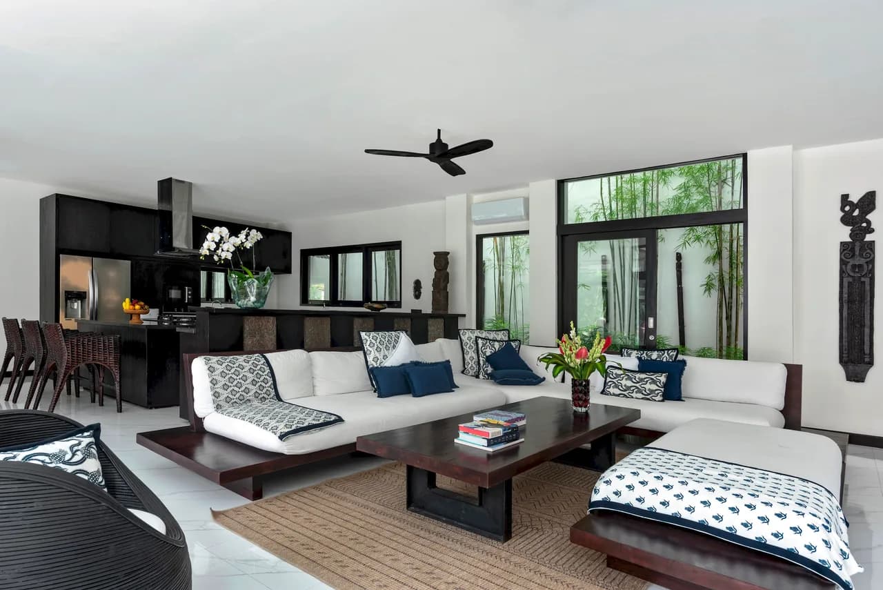 Spacious Nine Bedroom Villa in Kerobokan Kelod, photo 4