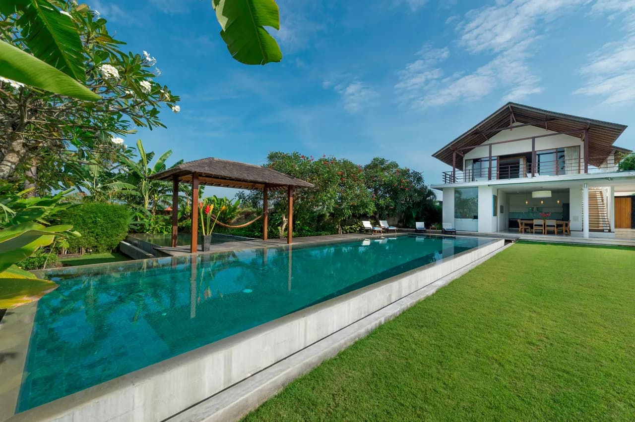 Balcony Retreat Villa in North Kuta, photo 2