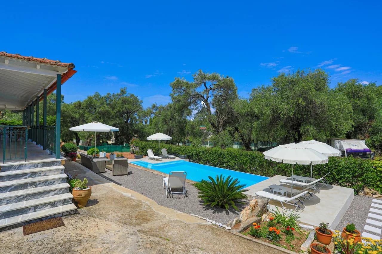 Charming Pool Villa Near Beach in Perithia, Corfu, foto 5