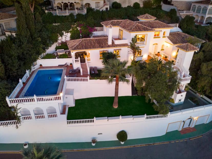 Spacious Family Villa Near Beach in Marbella