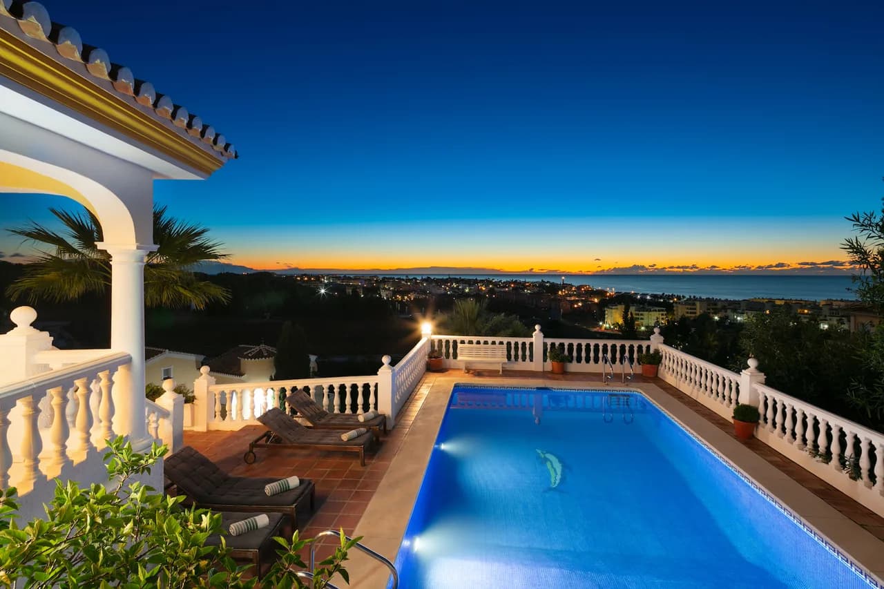 Spacious Family Villa Near Beach in Las Lagunas de Mijas, Foto 2