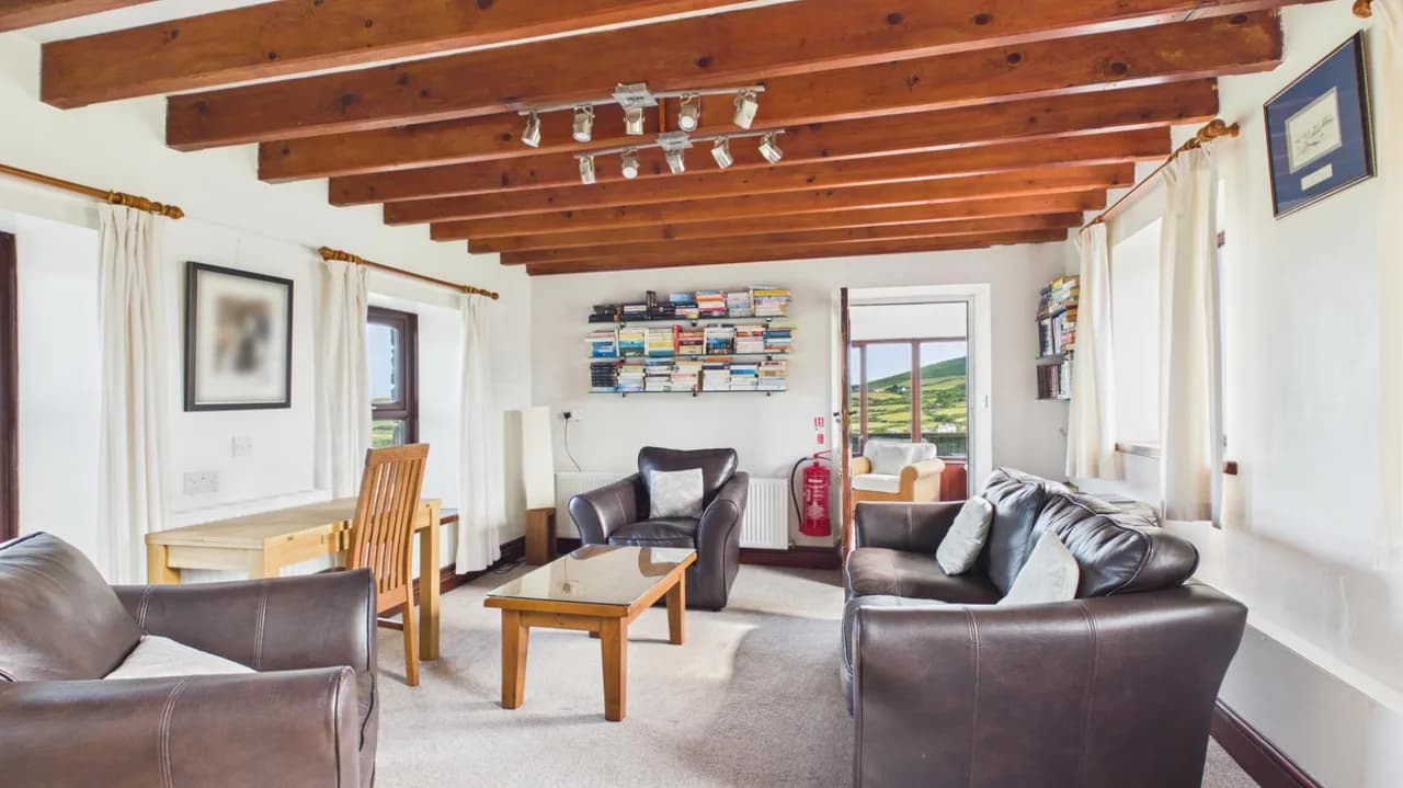 Stormy Castle - 6 Bedroom Sleeps 14 - Llangennith photo 2