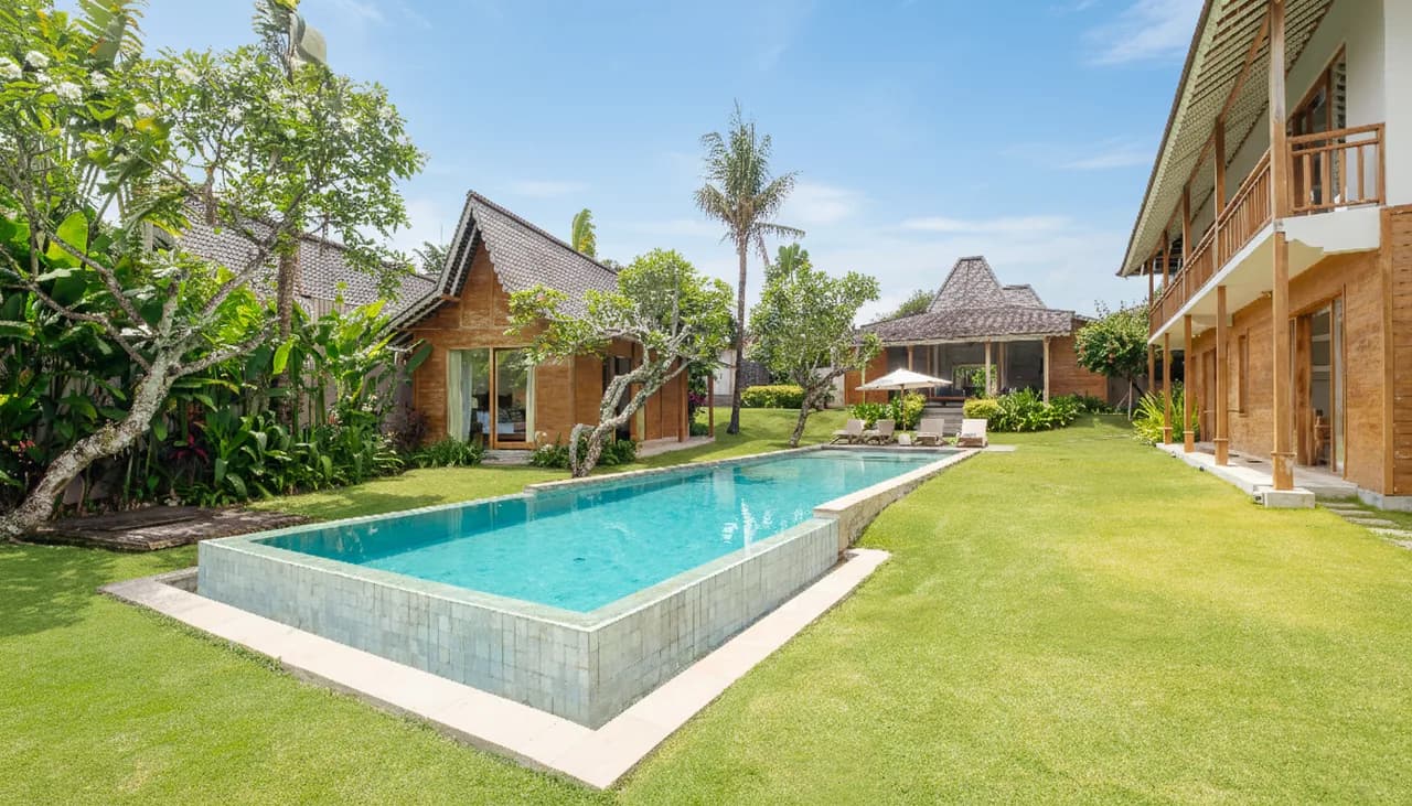 Spacious Nine-Bedroom Villa in Bali, foto 2