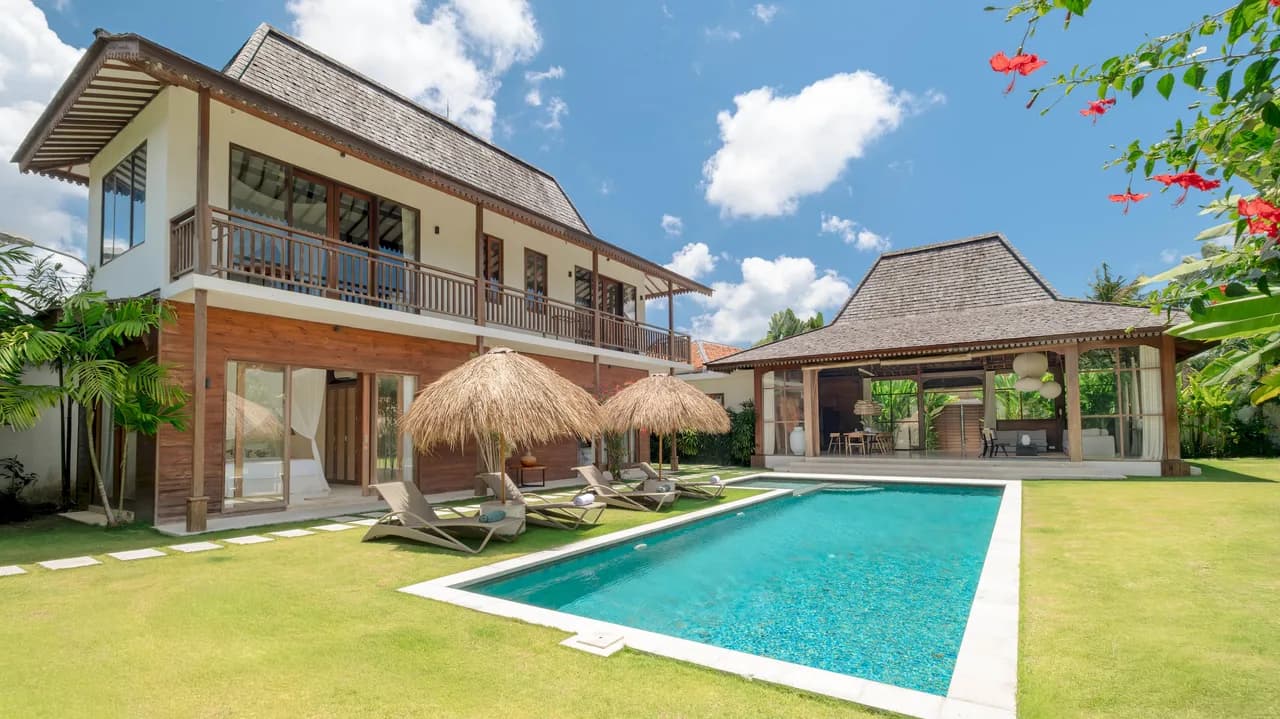 Spacious Nine-Bedroom Villa in Bali, foto 3