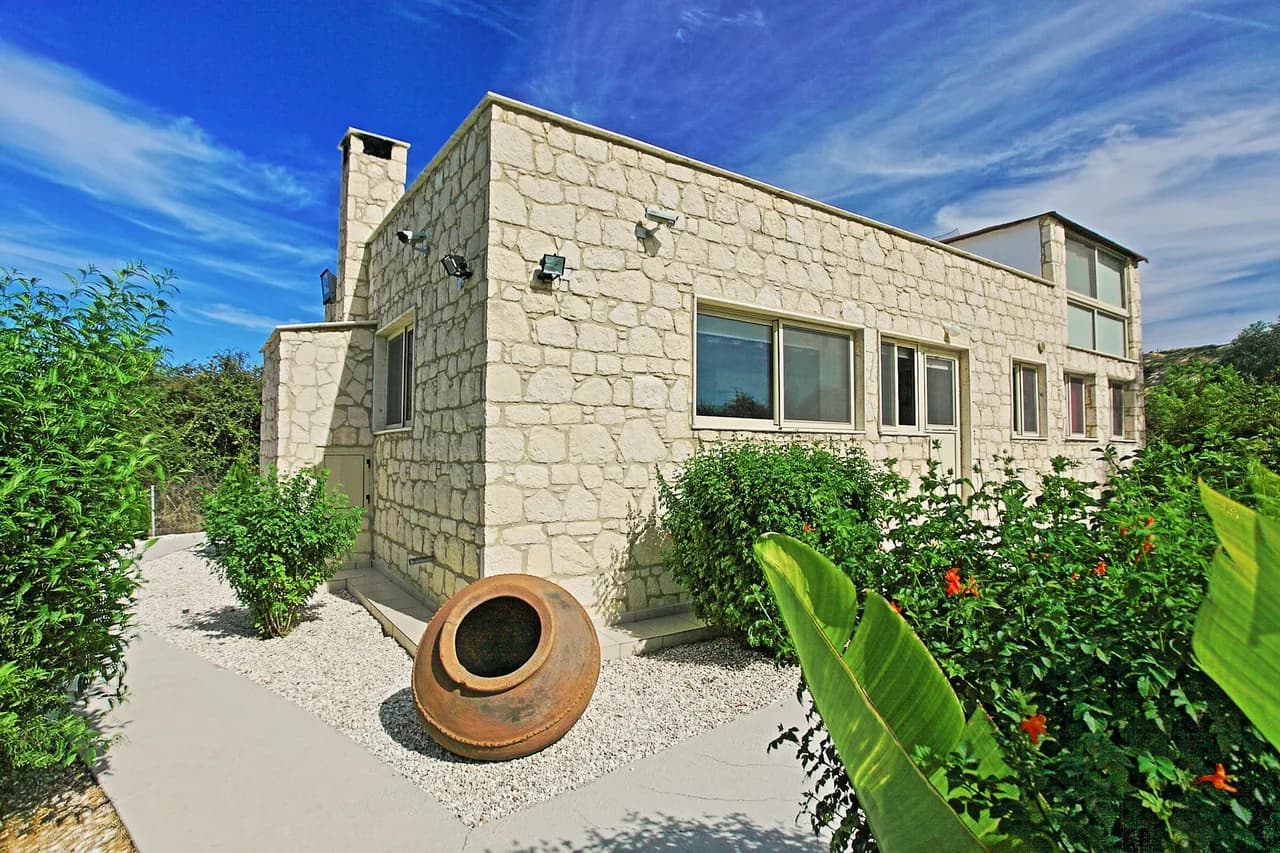 Spacious Garden Villa in Skoulli, Paphos, Cyprus photo 5