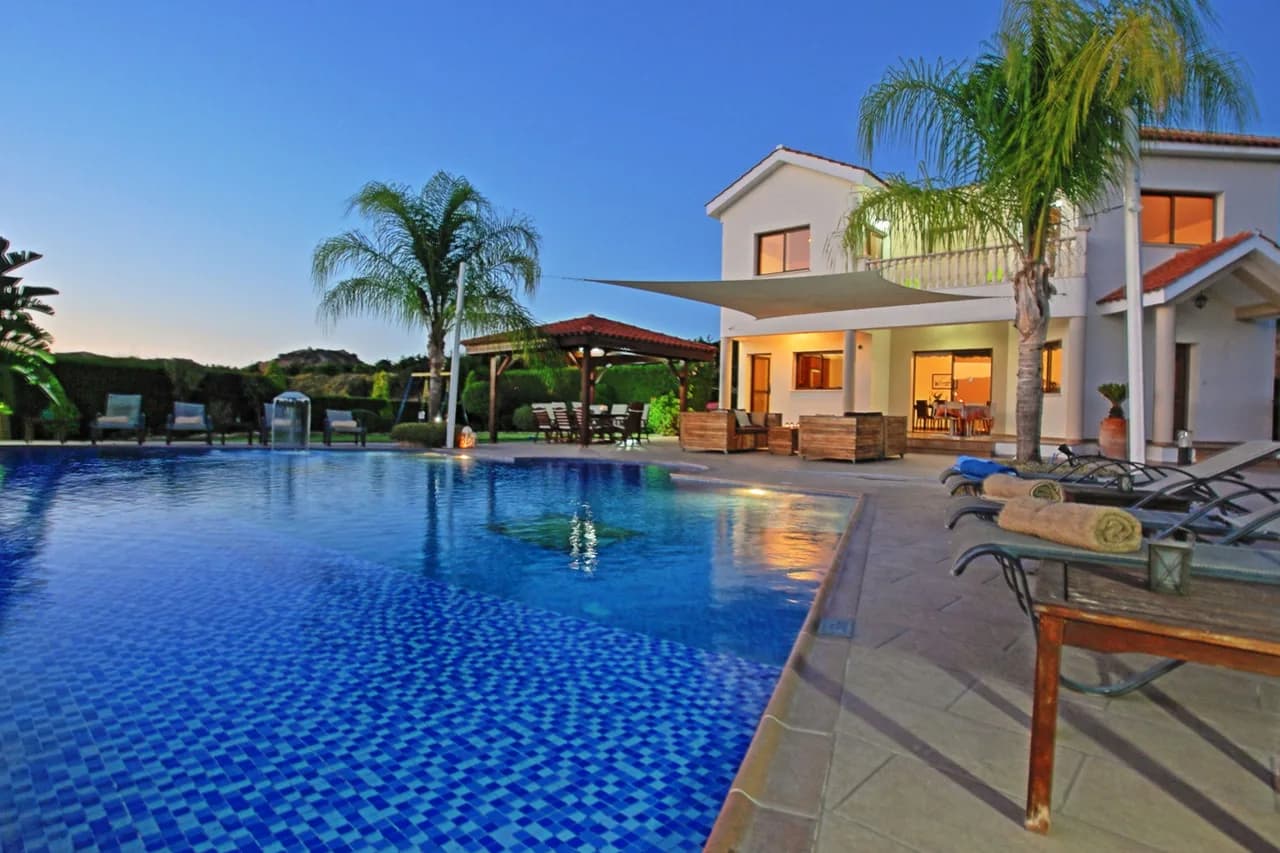Garden Retreat Villa in Skoulli, Paphos, Cyprus, Foto 4