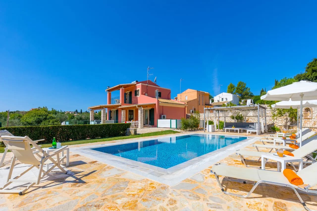 Well-Equipped Three Bedroom Villa in Corfu