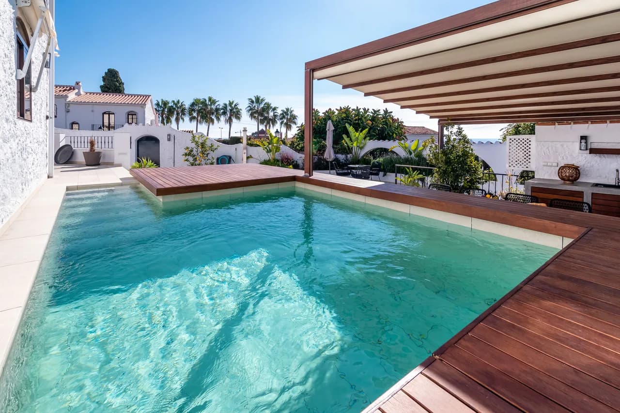 Terrace-Focused Four-Bedroom Villa in Costa del Sol photo 2