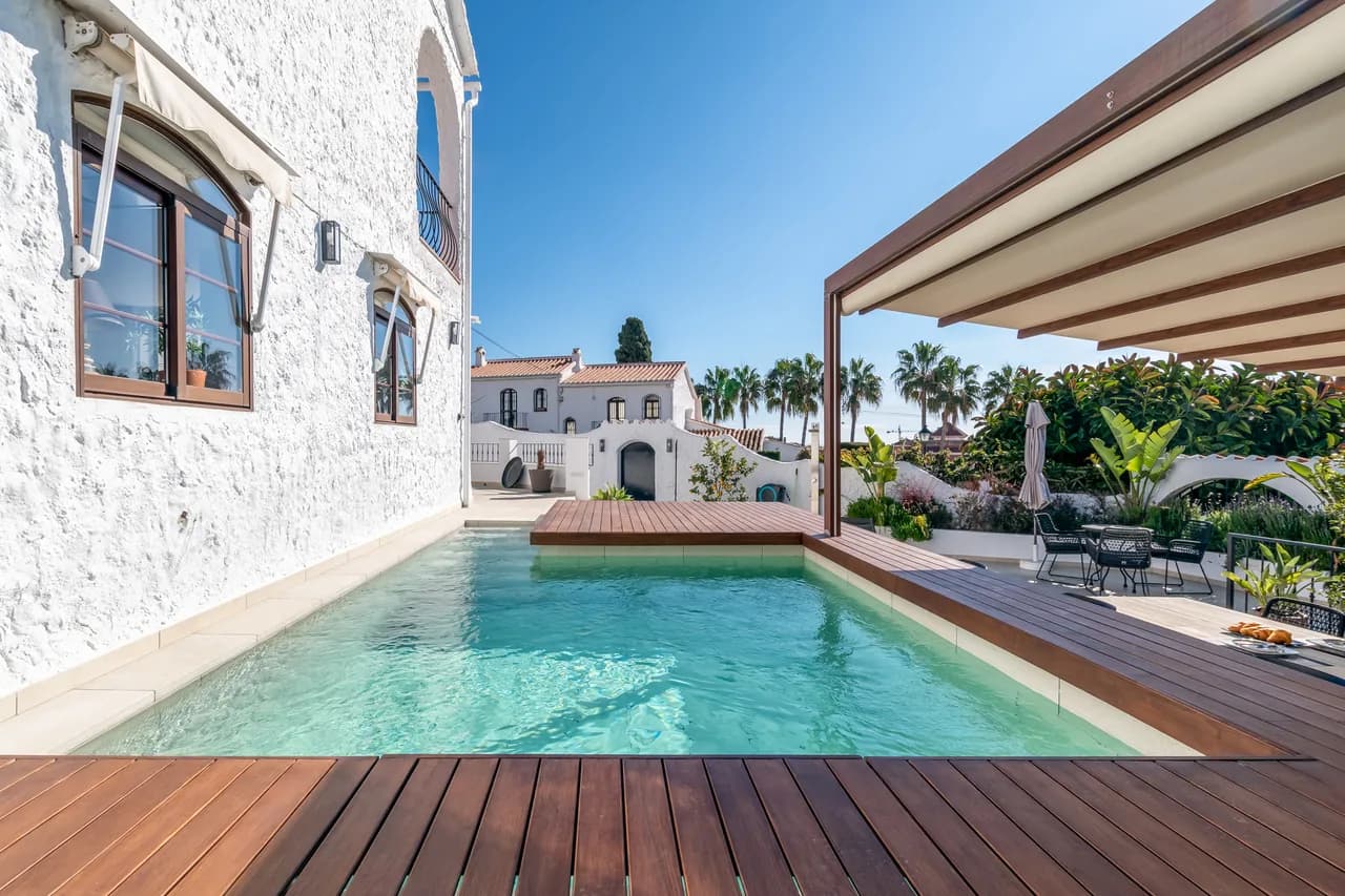Terrace-Focused Four-Bedroom Villa in Costa del Sol photo 4