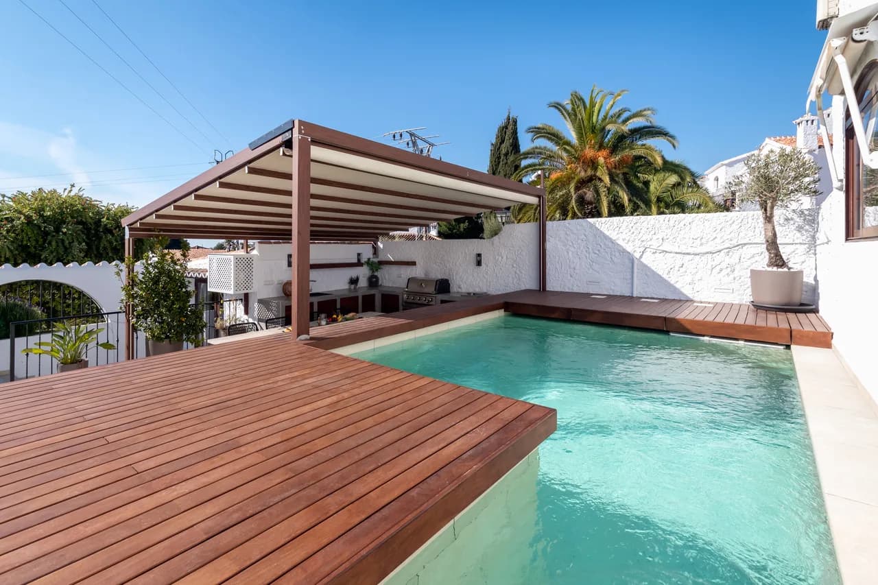 Terrace-Focused Four-Bedroom Villa in Costa del Sol photo 5