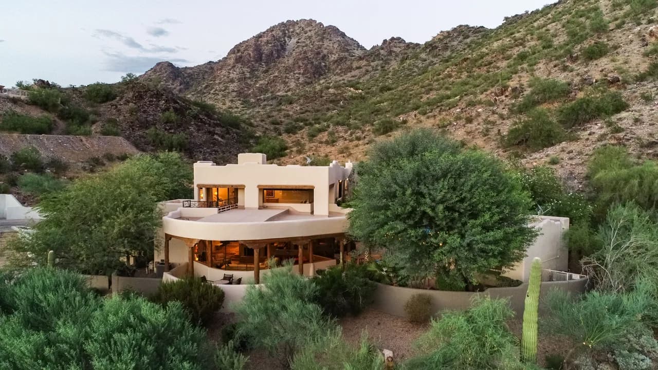 Spacious Six Bedroom Retreat in Scottsdale photo 2