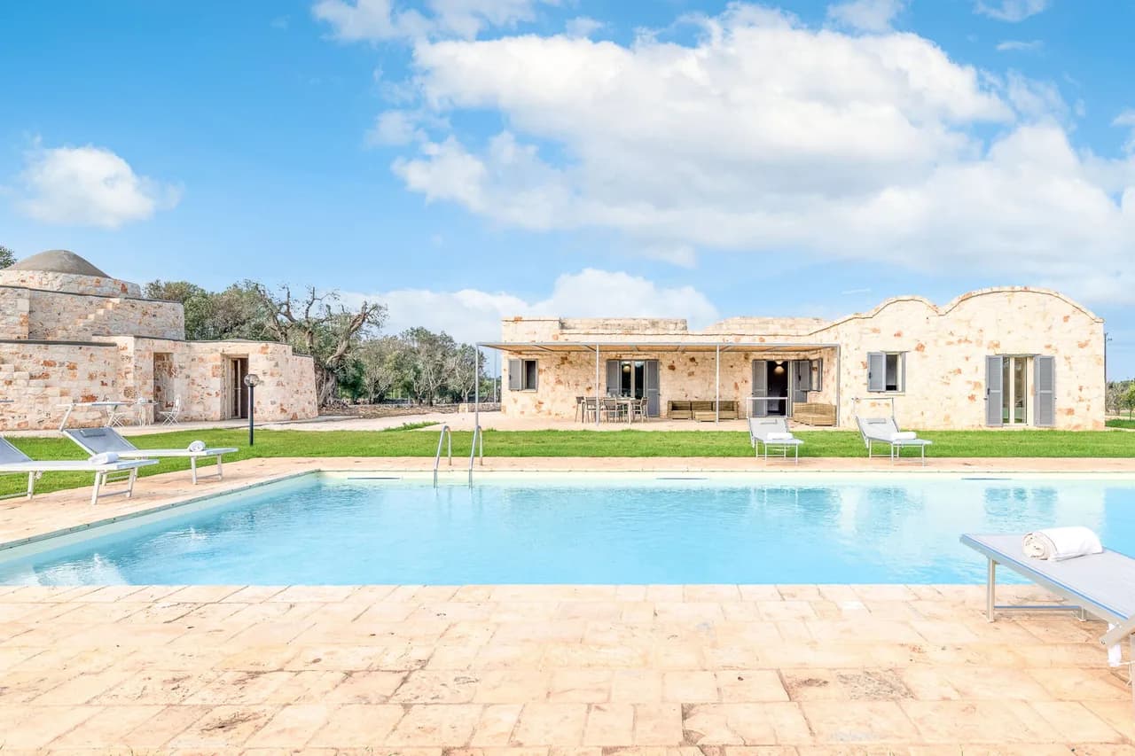 Traditional Trulli Home with Garden in Puglia photo 2