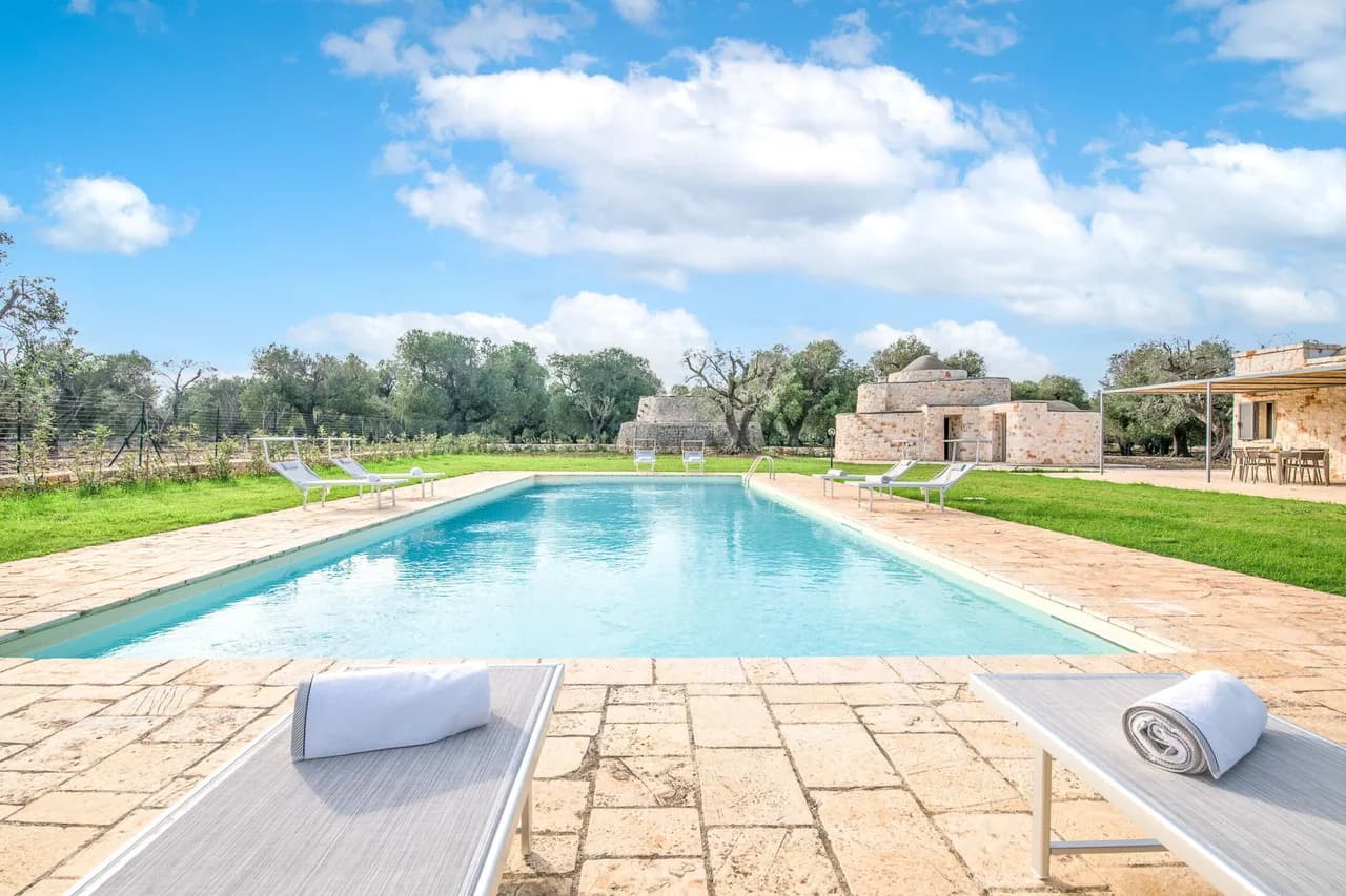 Traditional Trulli Home with Garden in Puglia photo 3