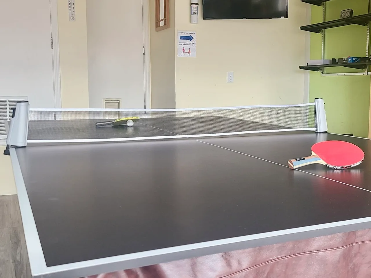 Casa Familiar en Reno con Sala de Juegos y Amplio Jardín, foto 4
