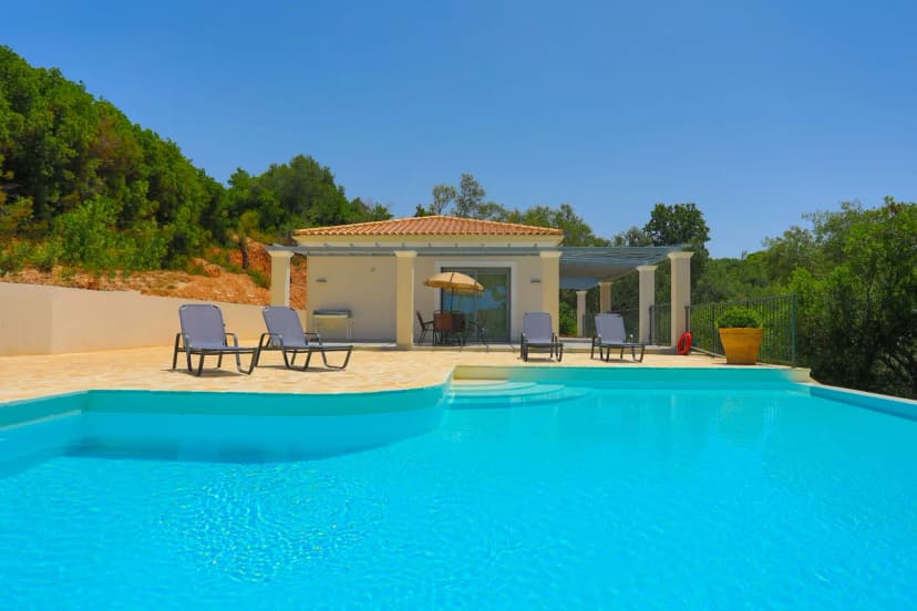 Villa Loki Large infinity pool WiFi and Sea Views