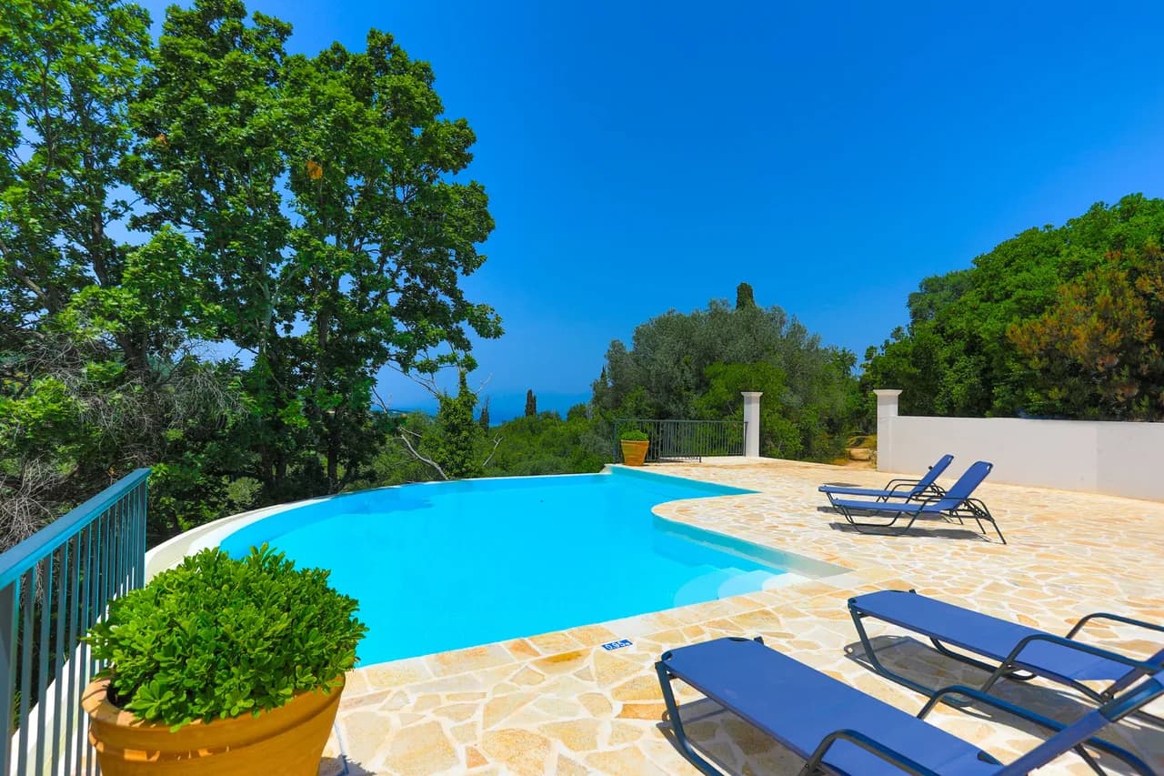 Infinity-Pool Villa with Sea Views in Kremithas, Foto 2