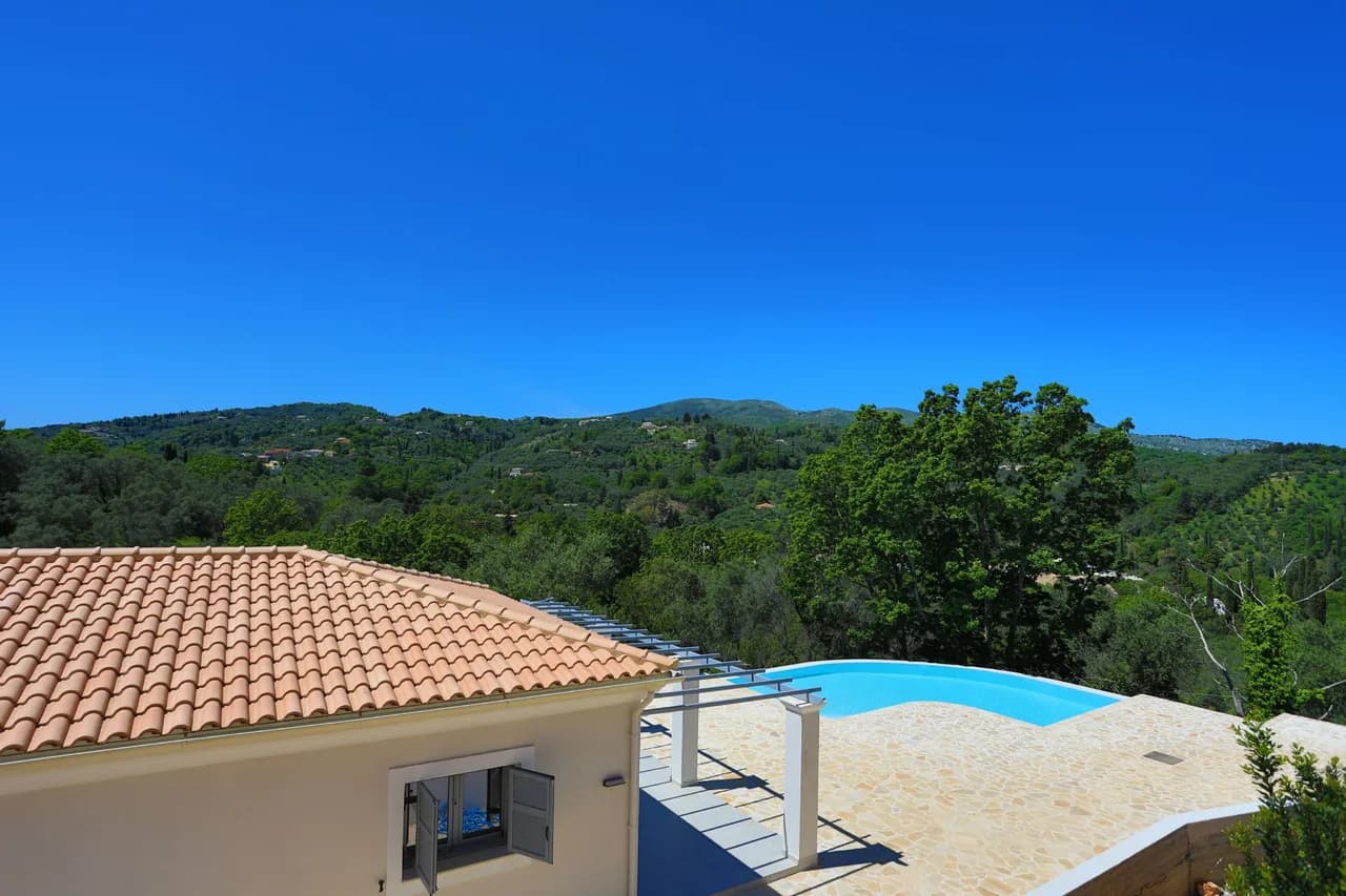 Infinity-Pool Villa with Sea Views in Kremithas, Foto 4