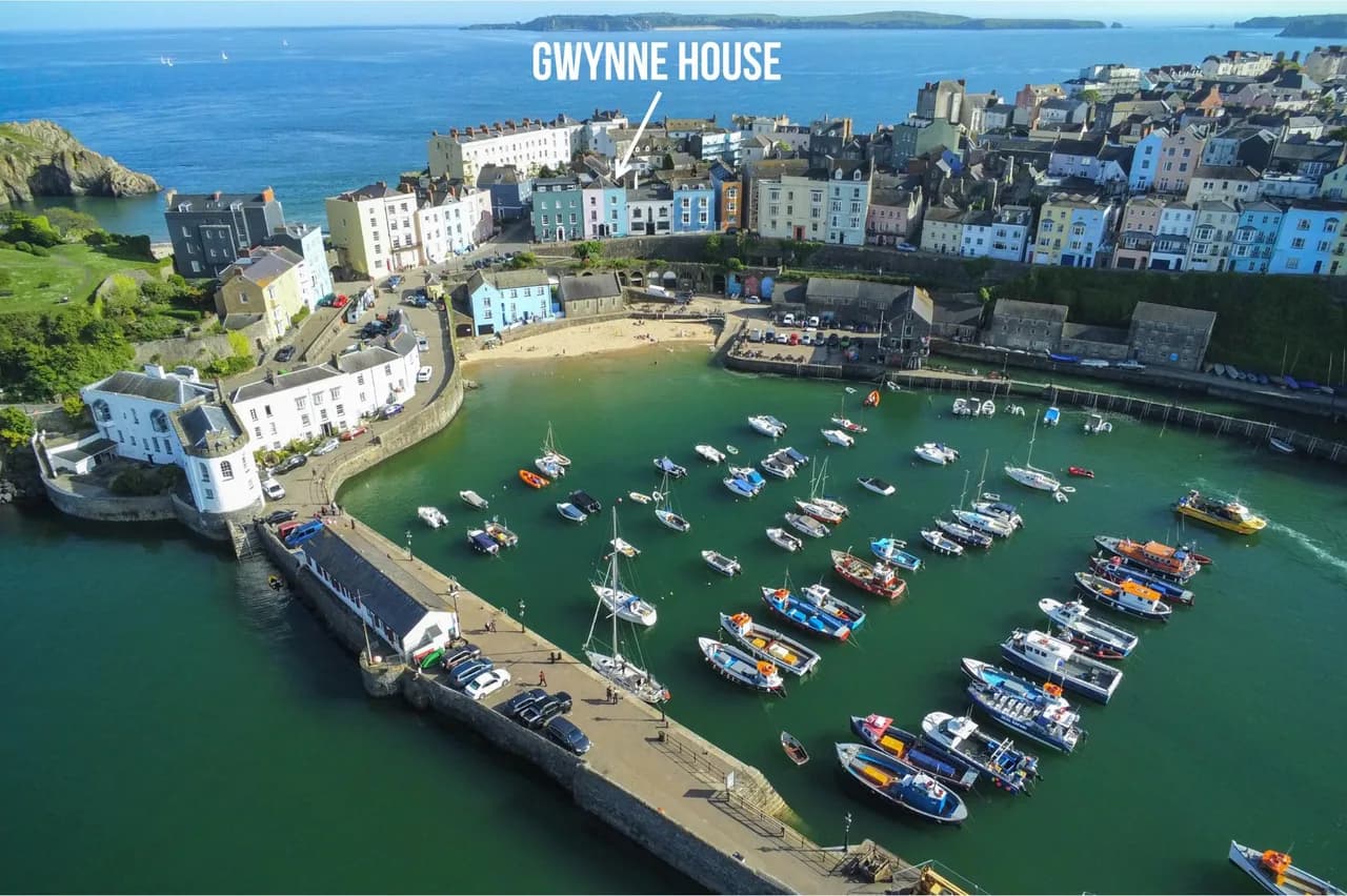 Charming Six Bedroom Home in Tenby Harbour