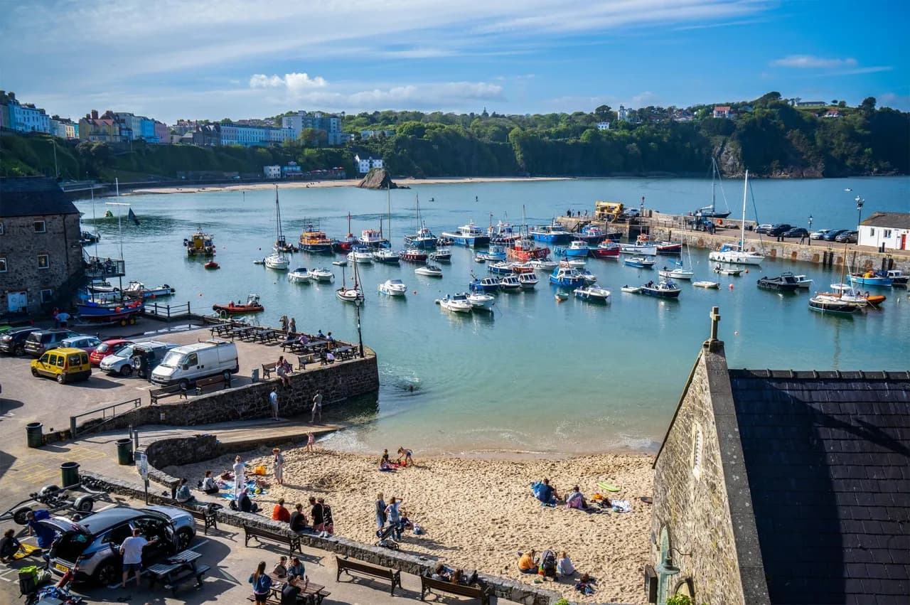 Charming Six Bedroom Home in Tenby Harbour photo 4