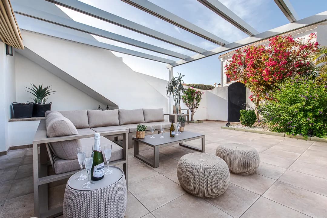 Stylish Five Bedroom Villa in Costa del Sol photo 3