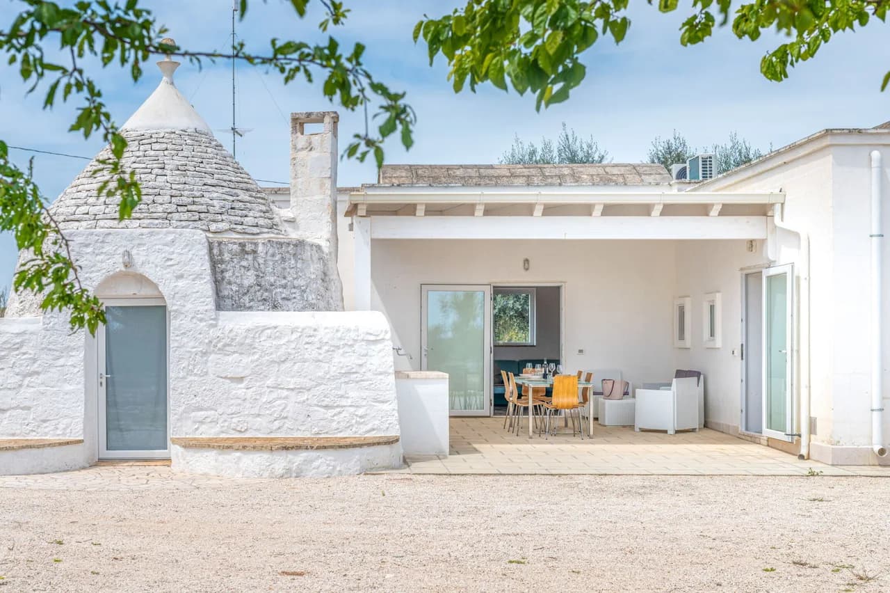 Traditional Trullo in Puglia photo 2