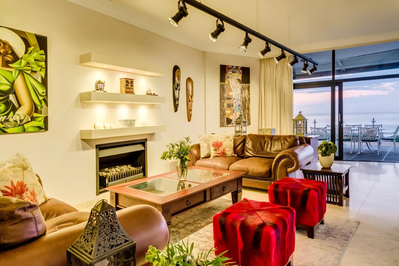 Spacious Seven-Bedroom Villa in Camps Bay, Foto 4