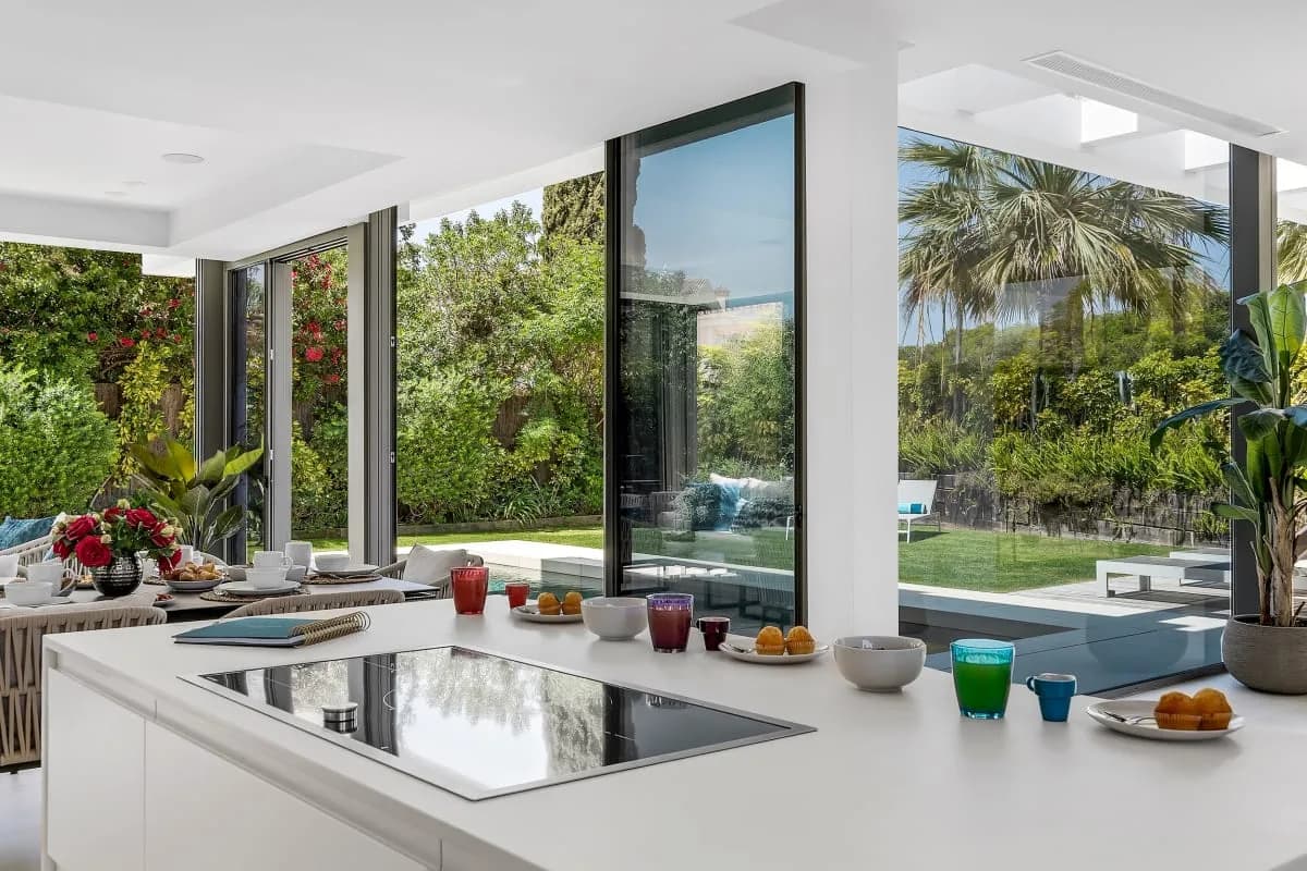 Balcony Five Bedroom Villa in Marbella, Foto 5