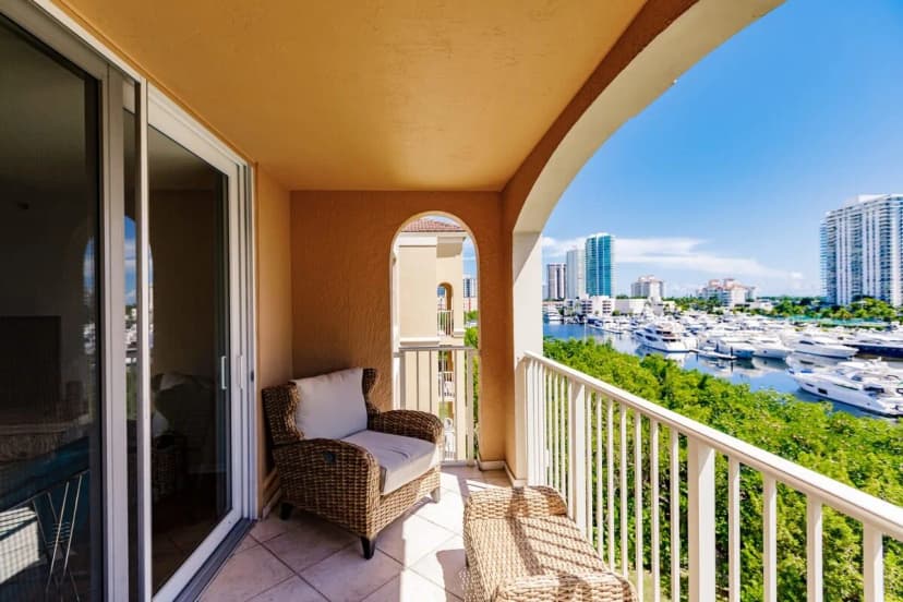 Uhost AI | 3BR Intracoastal Resort Condo