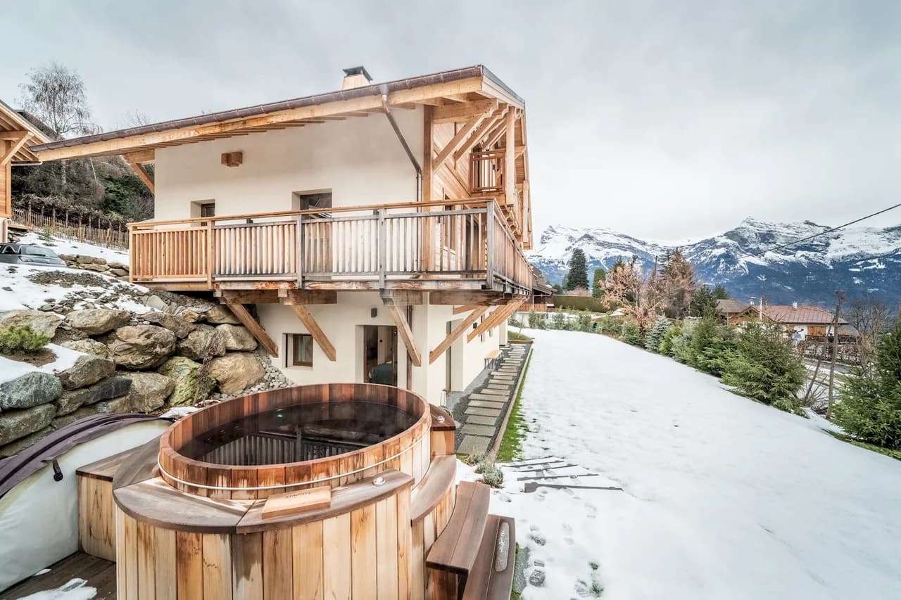 Modern Chalet with Hot Tub in Saint-Gervais photo 2