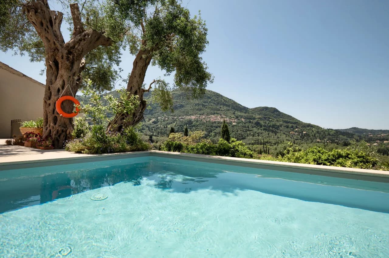 Charming Villa with Modern Amenities in Gastouri, Foto 2
