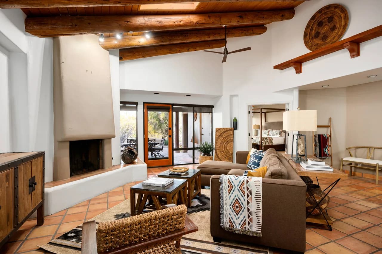 Exclusive Boulder's Retreat near Downtown Cave Creek, hiking, scenic views. photo 2