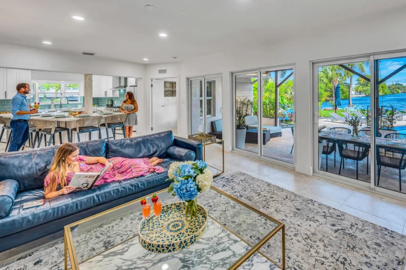 Waterfront Heated Pool Villa in Fort Lauderdale
