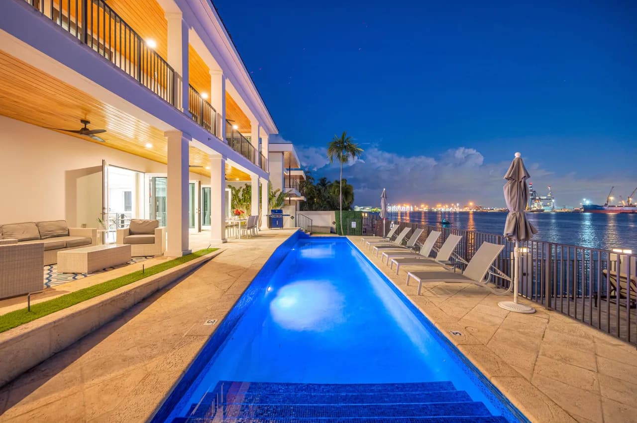 Million Dollar View Villa in Harbor Heights, foto 2