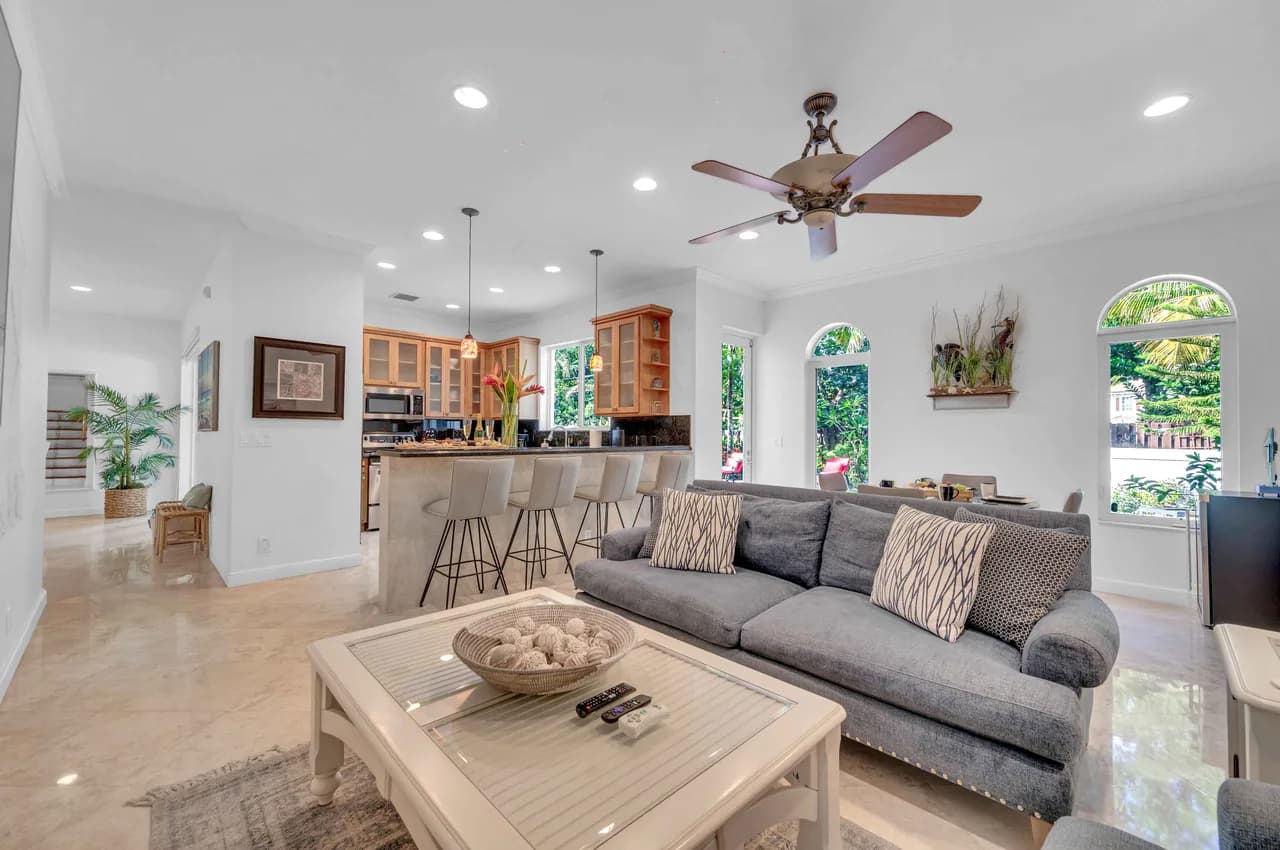 Heated Pool Villa Steps from the Beach in Fort Lauderdale photo 3